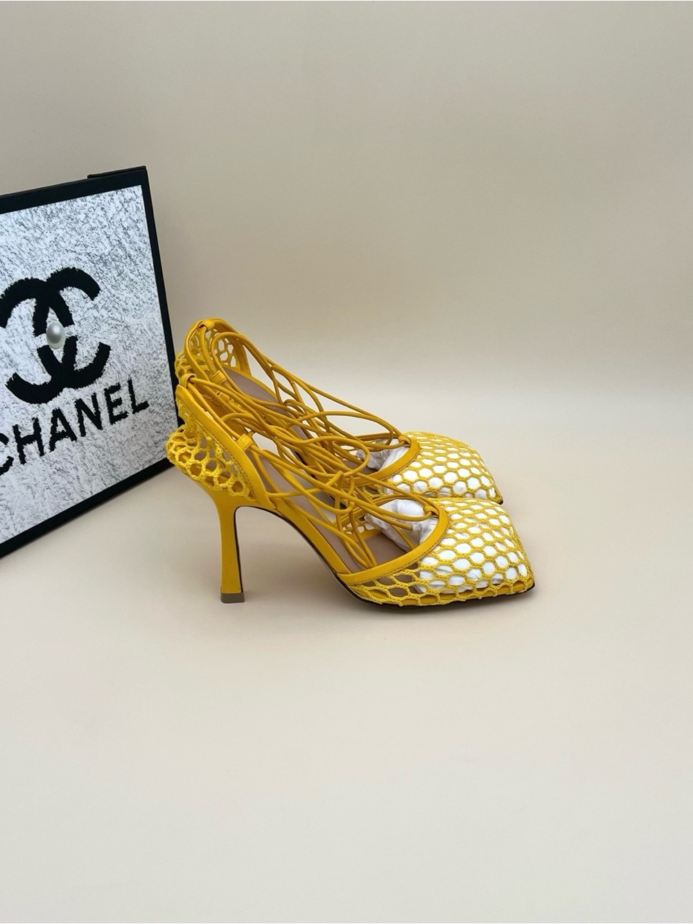 🚩steal Bottega Veneta Yellow Lace-Up Mesh Heels - Picture 4 of 6